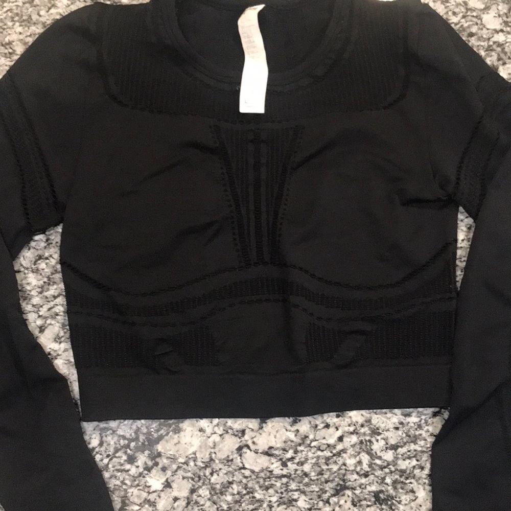 EUC Fabletics Athletic crop top Size L